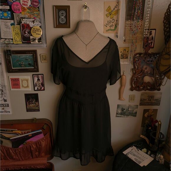 Chiffon V-Neck Mini Dress Women's Medium Black Mesh Short Sleeve Lace Trim - Picture 1 of 6